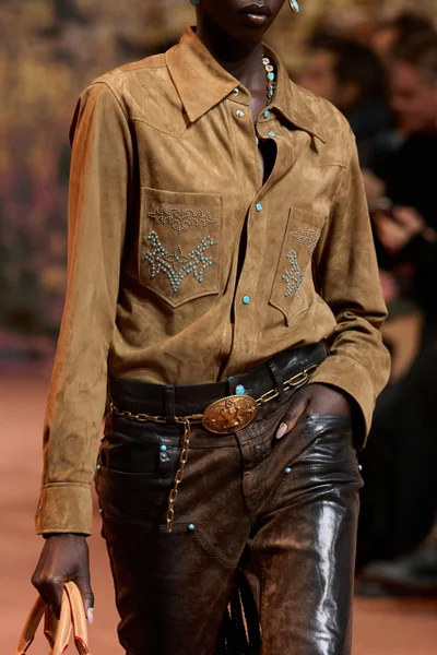 Look 37
